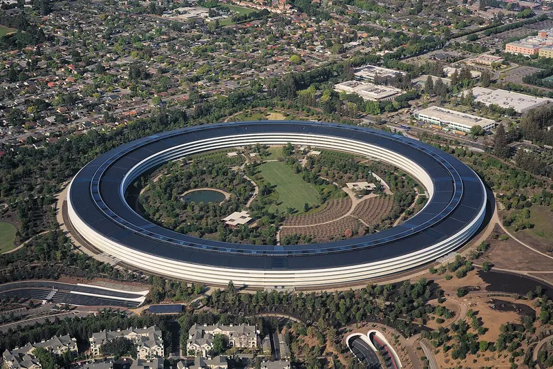 Vista aérea do Apple Park, sede circular da Apple em Cupertino, na Califórnia